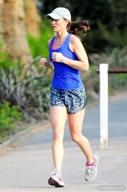 41057_pippa-middleton-out-jogging-in-london-04-12-2015_5.jpg